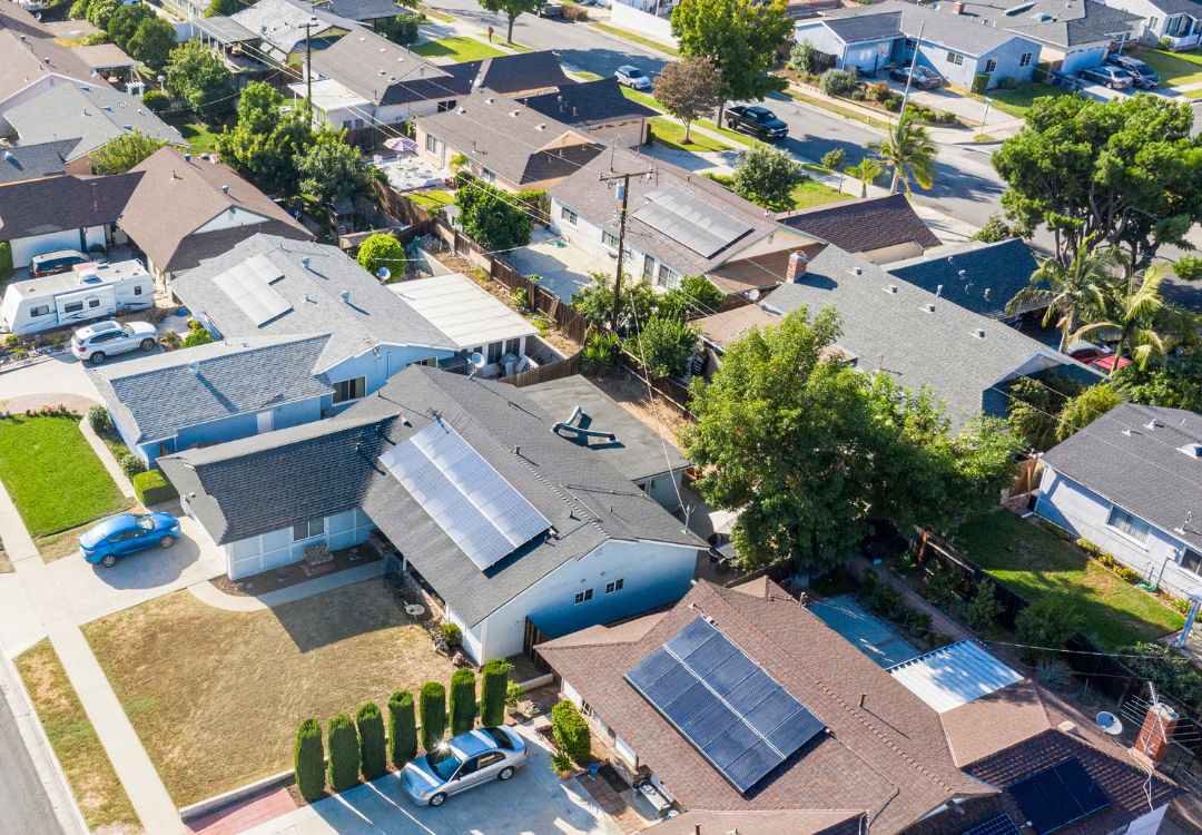 How Solar Energy is Transforming Smart Homes in 2025